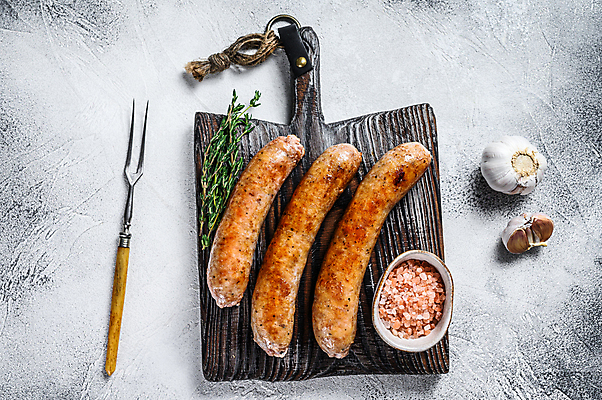 포토 JPG 해외이미지 회색배경 실내 마늘 사람없음 하이앵글 소시지 나무도마 핑크솔트 해외포토 뷰포인트 백그라운드 채소 도마 내부 목재 회색 가공식품 소금 파일형식 이미지허브