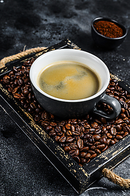 포토 JPG 해외이미지 커피 검은배경 실내 사람없음 원두 커피잔 나무상자 해외포토 음료 백그라운드 잔 내부 상자 검은색 파일형식 이미지허브