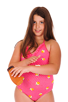 포토 JPG 해외이미지 백인 1 여자 수영복 행복 어린이 스포츠 분홍색 백그라운드 신체 휴가 갈색머리 건강 한명 미소 여름 태양 수영 기쁨 흰색 잡기 선탠 보호 크림 로션 고립 돌봄 수분크림 신청 해외포토 자연요소 서양인 헤어스타일 옷 계절 감정 컬러 컨셉 모션 표정 사람 화장품 수상스포츠 파일형식 이미지허브