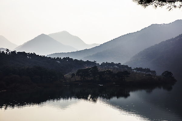 포토 JPG 주간 자연 산 사람없음 야외 저수지 산등성이 충청북도 괴산 겨울풍경 산맥 국내포토 자연요소 겨울 풍경 생태계 충청도 파일형식