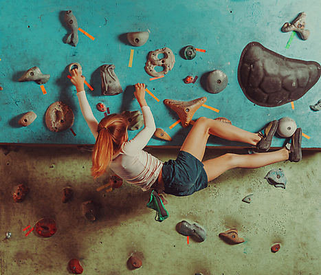 포토 JPG 해외이미지 전신 여자 어린이 실내 매달리기 한명 옆모습 뒷모습 10대 잡기 인공암벽등반 클라이밍 소녀한명만 클라이밍선수 버티다 해외포토 1 뷰포인트 모션 청소년 운동선수 사람 내부 등반 암벽등반 여자한명만 소녀만 파일형식 이미지허브