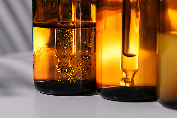 포토 JPG 해외이미지 회색배경 실내 근접촬영 사람없음 뷰티 오일 오브젝트 앰플 해외포토 음식 뷰포인트 백그라운드 내부 화장품 회색 파일형식 이미지허브