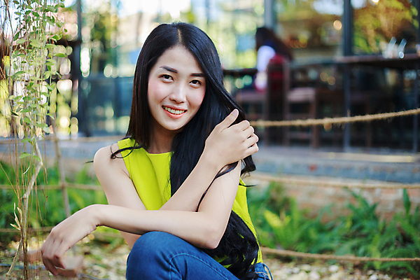 포토 JPG 해외이미지 나무 백인 모델 라이프스타일 공원 여자 행복 얼굴 백그라운드 셔츠 티셔츠 신체 태국 자연 한국 한명 미소 사람 동양인 성인 야외 10대 초록색 뷰티 유행 우주 정원 일본 중국 봄 카페 흰색 청바지 내추럴 해외포토 서양인 식물 1 계절 공공시설 감정 아시아 컬러 상의 바지 청소년 표정 인종 생활 신체부위 상점 생태계 파일형식 이미지허브