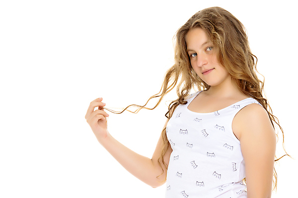 포토 JPG 해외이미지 백인 모델 1 라이프스타일 헤어스타일 손 드레스 여자 딸 행복 얼굴 어린이 백그라운드 한명 사람 금발 뷰티 유행 귀여움 기쁨 흰색 표현 머리빗 달콤 작음 미용사 고립 스타일 해외포토 서양인 직업 옷 감정 컬러 컨셉 가족 생활 신체부위 미용용품 맛 크기 파일형식 이미지허브