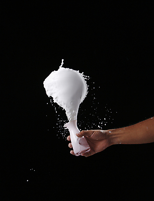 포토 JPG 해외이미지 음료 모션 자연 추상 건강 사람없음 뷰티 검은색 목욕 페인트 흐름 우유 흰색 물방울 신선 떨어짐 크림 느림 고립 스플래쉬 해외포토 컬러 컨셉 무늬 유제품 청결 생태계 파일형식 이미지허브