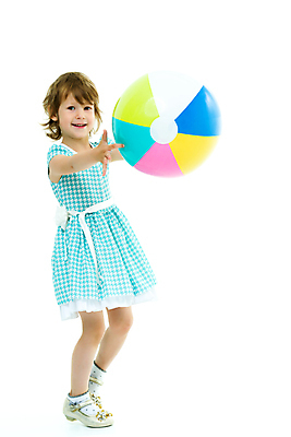 포토 JPG 해외이미지 백인 라이프스타일 여자 딸 행복 얼굴 어린이 스포츠 분홍색 이동 공 놀이 건강 한명 미소 사람 여름 파란색 뷰티 점프 축구 기쁨 게임 흰색 작음 고립 해외포토 서양인 1 계절 감정 컬러 컨셉 가족 모션 표정 생활 신체부위 구기 크기 파일형식 이미지허브