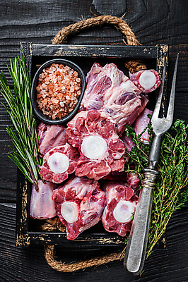 포토 JPG 해외이미지 음식 조각 백그라운드 재료 탁자 염소 뼈 건강 육류 스테이크 요리 사람없음 목재 빨간색 주방 식당 검은색 소고기 흰색 신선 소 그릴 수프 바비큐 자르기 준비 꼬리 날것 후추 양고기 생식 소꼬리 송아지고기 정육점 해외포토 나무 컬러 가구 식재료 포유류 모션 주방용품 서양음식 상점 향신료 파일형식 이미지허브