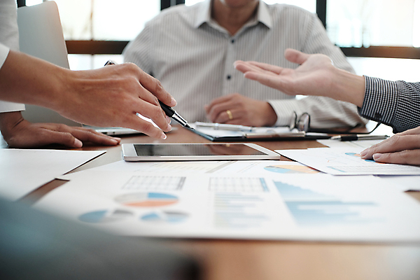 포토 JPG 해외이미지 직업 남자 백그라운드 컨셉 인터넷 회사 비즈니스 성공 그래프 선물 사람 사람없음 금융 노트북 컴퓨터 사무실 알약 펜 자료 업무 비즈니스맨 그룹 시장 결과 토론 분석 보고서 상담 경영자 문서 창업 보여주기 회계 경영 마케팅 투자자 프로젝트 해외포토 모션 경제 전자제품 필기구 약 작업 직장인 리더 투자 자영업 파일형식 이미지허브