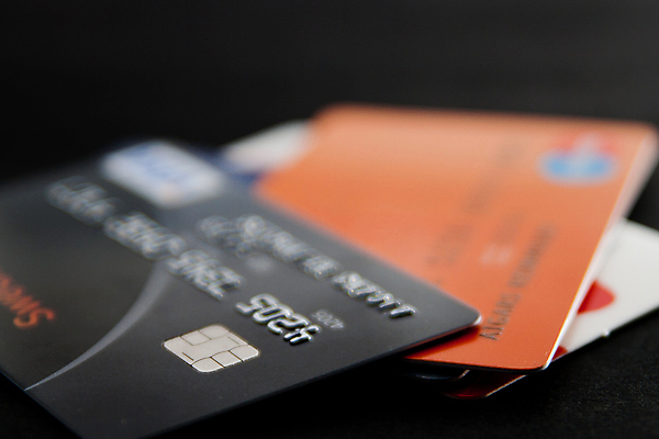 포토 JPG 해외이미지 돈 비즈니스 사람없음 쇼핑 흰색 신용카드 구매 플라스틱 고객 상업 전자 결제 소매 빚 인출 해외포토 컬러 재질 금융 경제 재산 파일형식 이미지허브