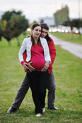 포토 JPG 해외이미지 나무 백인 라이프스타일 커플 여자 남자 행복 어린이 결혼 2 가족 관계 자연 엄마 남편 함께함 건강 사랑 한명 미소 사람 야외 여름 봄 임신 기쁨 낭만 흰색 아기 잡기 아내 아빠 예측 해외포토 서양인 식물 1 계절 감정 컬러 컨셉 모션 표정 이벤트 생활 생태계 파일형식 이미지허브