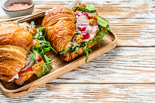 포토 JPG 해외이미지 채소 오이 실내 사람없음 크루아상 머스터드 햄 나무바닥 딸기잼 나무쟁반 카피스페이스 핑크솔트 크루아상샌드위치 해외포토 빵 바닥 쟁반 샌드위치 육류 내부 목재 공백 소스_음식 잼 소금 파일형식 이미지허브