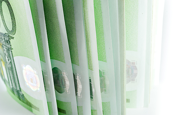 포토 JPG 해외이미지 유럽 종이 백그라운드 컨셉 지폐 돈 비즈니스 성공 사람없음 초록색 금융 경제 숫자 쪽지 저축 유로 흰색 시장 재산 구매 심볼 사인 투자 상업 결제 이익 계산서 빚 고립 세금 수입 해외포토 문자 나라 컬러 쇼핑 파일형식 이미지허브