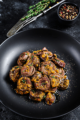 포토 JPG 해외이미지 접시 음식 백그라운드 토마토 양파 마늘 육류 요리 사람없음 검은색 식사 저녁식사 치킨 하트 뜨거움 그릴 바비큐 굽기 향신료 준비 칠면조 점심식사 암탉 절임 해외포토 모양 식기 컬러 채소 식재료 조류 주방용품 닭 암컷 구이 닭고기요리 향미료 파일형식 이미지허브