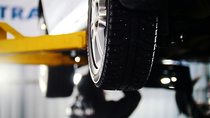 포토 JPG 해외이미지 백인 직업 남자 자동차 노동자 기술 실내 사람 사람없음 자료 장비 공구 작업 작업실 작업장 수리 전문직 확인 서비스 작업도구 엔진 정비공 조절 정비소 차고 중소기업 해외포토 서양인 산업 육상교통 회사 내부 도구 기술자 파일형식 이미지허브