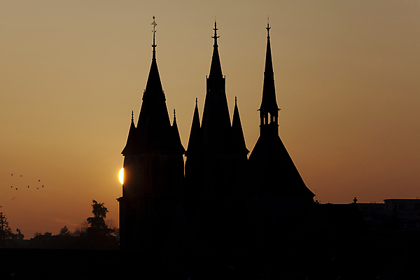 포토 JPG 해외이미지 모양 실루엣 종교 여행 건축양식 풍경 사람없음 건물 태양 성당 탑 맑음 프랑스 종 도시 센터 재산 서식 종탑 옛날 해외포토 자연요소 건축물 건축 유럽 종교건축 날씨 촬영기법 금융 파일형식 이미지허브
