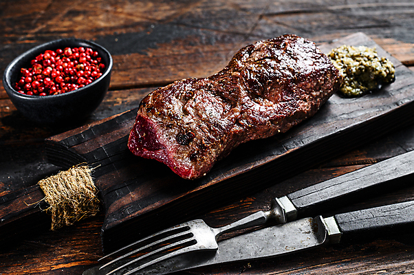 포토 JPG 해외이미지 포크 실내 스테이크 비프스테이크 사람없음 소고기 나이프 머스터드 나무도마 통후추 나무배경 해외포토 식기 백그라운드 도마 서양음식 육류 내부 목재 소스_음식 칼 후추 파일형식 이미지허브