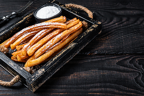 포토 JPG 해외이미지 디저트 실내 사람없음 나무쟁반 슈가파우더 츄러스 나무배경 해외포토 음식 백그라운드 쟁반 내부 목재 파일형식 이미지허브