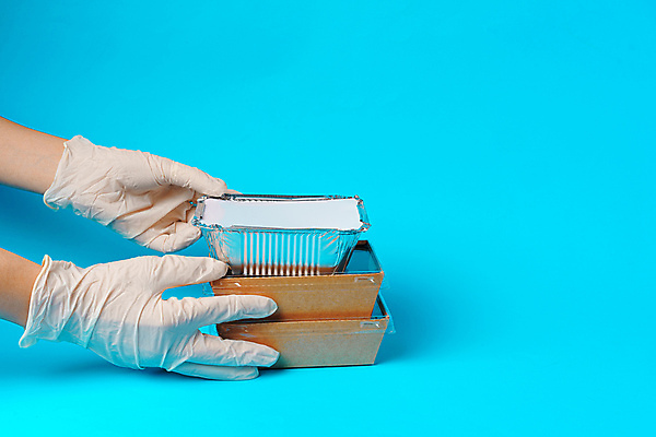 포토 JPG 해외이미지 손 하늘색 들기 신체부위 종이상자 친환경 패키지 포장용기 해외포토 모션 사람 파란색 상자 환경 포장재료 파일형식 이미지허브