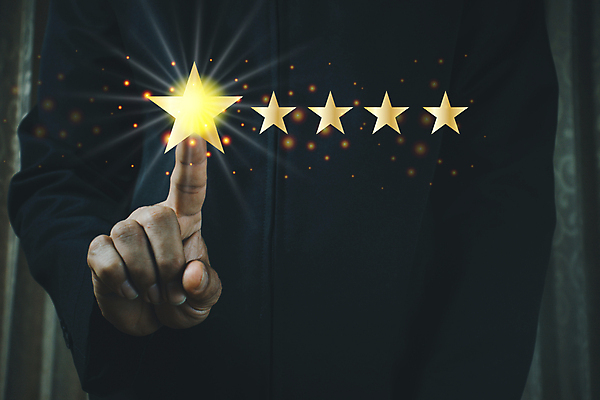 포토 JPG 해외이미지 직업 손 행복 별 컨셉 인터넷 회사 비즈니스 손가락 성공 미소 사람 사람없음 디지털 공연 최고 비즈니스맨 체험 결과 상품 고객 심볼 서비스 속도 만족 긍정 5 점수 순위 평가 온라인 의견 리뷰 마케팅 우수 카피스페이스 사용자 해외포토 자연요소 남자 감정 표정 이벤트 신체부위 숫자 공백 직장인 절기 파일형식 이미지허브