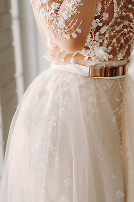 포토 JPG 해외이미지 여자 신부 웨딩드레스 결혼 실내 한명 서기 상반신 성인 옆모습 성인여자한명만 웨딩촬영 해외포토 1 드레스 뷰포인트 모션 사람 이벤트 내부 기념사진 여자한명만 성인여자만 파일형식 이미지허브