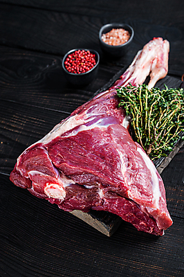 포토 JPG 해외이미지 식재료 실내 생고기 사람없음 날것 양고기 백리향 나무배경 해외포토 백그라운드 육류 내부 파일형식 이미지허브