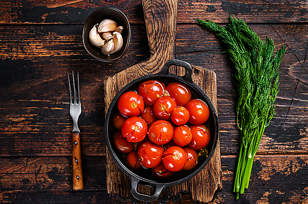 포토 JPG 해외이미지 그릇 포크 토마토 방울토마토 실내 마늘 사람없음 하이앵글 나무도마 딜 나무배경 마리네이드 해외포토 식기 음식 뷰포인트 백그라운드 채소 도마 내부 목재 파일형식 이미지허브