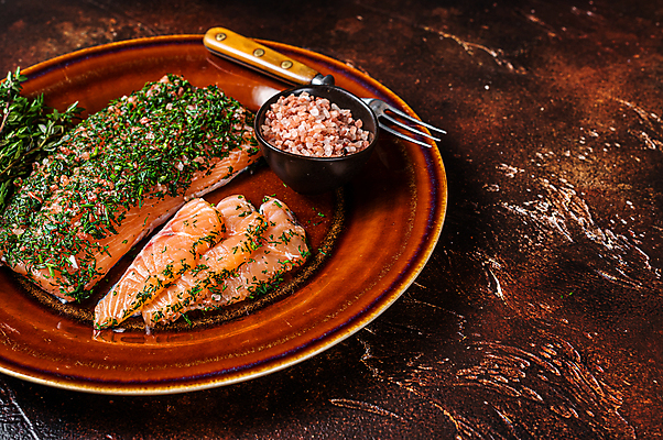 포토 JPG 해외이미지 그릇 접시 포크 실내 사람없음 허브 연어 연어요리 훈제연어 나무배경 핑크솔트 해외포토 식물 식기 음식 백그라운드 어류 내부 소금 훈제 파일형식 이미지허브