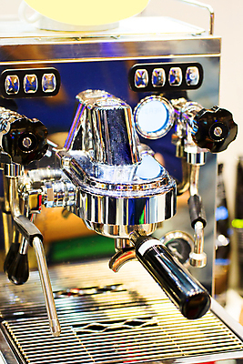 포토 JPG 해외이미지 직업 지팡이 콩 사람없음 상점 기계 거품 카페 우유 공구 붓 업무 바 뜨거움 수증기 계산대 무역 준비 만들기 바리스타 에스프레소 원자재 자동 중고 해외포토 산업 커피 모션 유제품 곡류 도구 작업 파일형식 이미지허브