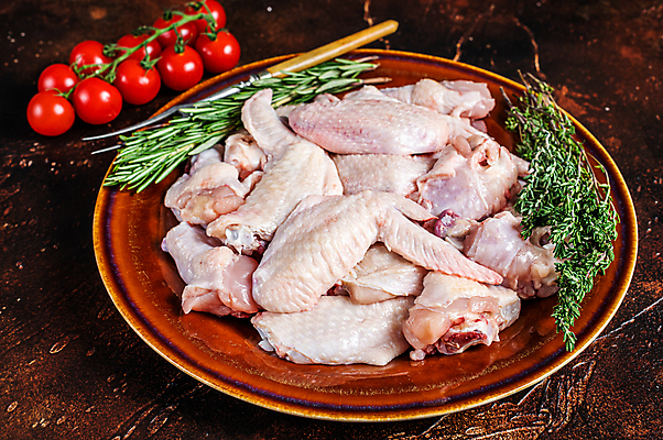 포토 JPG 해외이미지 접시 포크 방울토마토 실내 사람없음 닭고기 신선 날것 로즈메리 백리향 갈색배경 해외포토 식기 백그라운드 토마토 육류 내부 갈색 허브 파일형식 이미지허브