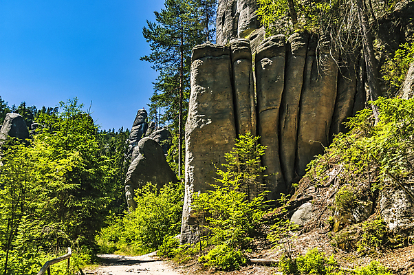 포토 JPG 해외이미지 나무 외관 공원 유럽 자연 하늘 산 사람없음 야외 장식 가로 여름 파란색 컬러풀 뷰티 골짜기 맑음 회색 탐험 부식 통로 암초 체코 사암 타운 미로 내추럴 전국 해외포토 식물 계절 공공시설 나라 컬러 날씨 돌_바위 도시 생태계 파일형식 이미지허브