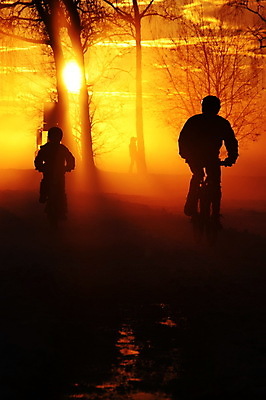 포토 JPG 해외이미지 나무 아들 겨울 오렌지 자연 하늘 아침 풍경 초원 사람없음 빛 햇빛 태양 뷰티 일출 보라색 일몰 새벽 낭만 추위 안개 광선 흰색 아빠 저녁 서리 천국 스카이라인 종료 광 스펙트럼 처음 수평선 해외포토 주간 자연요소 식물 계절 컬러 컨셉 과일 가족 날씨 노을 야간 생태계 파일형식 이미지허브