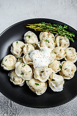 포토 JPG 해외이미지 그릇 접시 사람없음 하이앵글 원형 이탈리아음식 만두 라비올리 해외포토 도형 식기 음식 뷰포인트 서양음식 파일형식 이미지허브