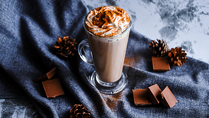 포토 JPG 해외이미지 커피 음료 음식 백그라운드 유리 탁자 아침 디저트 빨대 사람없음 컵 갈색 초콜릿 냉동 얼음 어둠 이탈리아 거품 카페 회색 우유 추위 흰색 신선 칵테일 바 뜨거움 달콤 맛 아침식사 시원함 크림 큐브 상쾌 시럽 카푸치노 에스프레소 떨림 라떼 모카 카페인 캐러멜 맛있는 해외포토 주간 자연요소 식기 감정 유럽 컬러 가구 컨셉 모션 재질 유제품 주류 상점 식사 파일형식 이미지허브