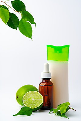 포토 JPG 해외이미지 잎 실내 사람없음 뷰티 화장품 오브젝트 흰배경 라임 공병 앰플 목업 해외포토 식물 백그라운드 과일 내부 흰색 병_담는 파일형식 이미지허브