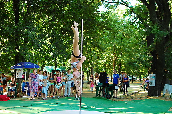 포토 JPG 해외이미지 여자 무기 스포츠 포즈 올림픽 밭 연꽃 앉기 사람없음 경쟁 경기장 매트 춤 명상 속도 흥분 체육관 근육질 체조 봉 철탑 극복 곤란 승자 해외포토 꽃 감정 컨셉 농업 스포츠시설 모션 근육 문화예술 사람 운동 탑 몸매 파일형식 이미지허브