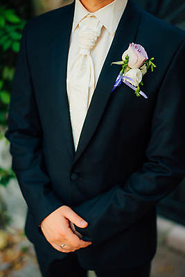 포토 JPG 해외이미지 서양인 남자 신랑 결혼식 한명 정장 상반신 성인 야외 앞모습 성인남자한명만 웨딩촬영 해외포토 외국인 1 옷 뷰포인트 결혼 사람 기념사진 남자한명만 성인남자만 파일형식 이미지허브