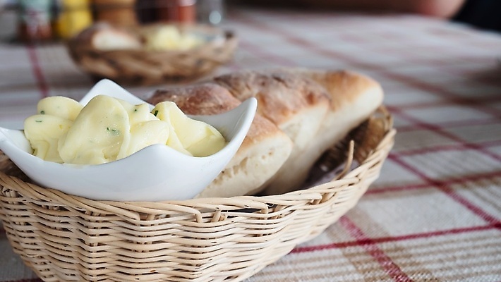 포토 JPG 해외이미지 접시 음식 빵 조각 백그라운드 재료 탁자 샌드위치 건강 관리 요리 사람 사람없음 식사 저녁식사 펼침 우유 흰색 신선 칼 맛 아침식사 상품 먹기 크림 유기농 번짐 토스트 레시피 칼로리 버터 내추럴 점심식사 단백질 맛있는 신청 해외포토 식기 웰빙 컬러 가구 컨셉 모션 유제품 영양소 파일형식 효과 이미지허브