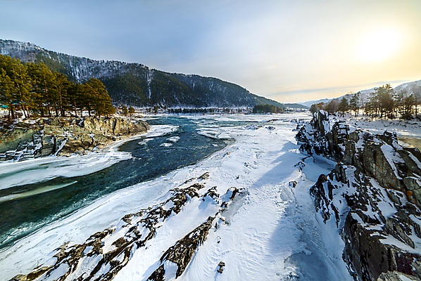 포토 JPG 해외이미지 나무 여행 겨울 자연 하늘 산 파노라마 풍경 사람없음 야외 물 파란색 강 반사 얼음 추위 숲 해외포토 자연요소 식물 계절 컬러 촬영기법 생태계 파일형식 이미지허브