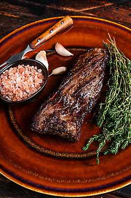 포토 JPG 해외이미지 접시 포크 실내 마늘 스테이크 비프스테이크 사람없음 소고기 백리향 나무배경 핑크솔트 해외포토 식기 백그라운드 채소 서양음식 육류 내부 소금 파일형식 이미지허브