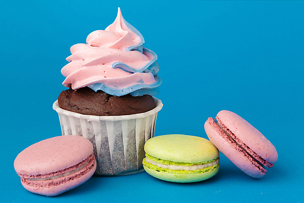 포토 JPG 해외이미지 디저트 실내 사람없음 달콤 컵케이크 파란배경 머핀 마카롱 해외포토 음식 빵 백그라운드 내부 파란색 케이크 맛 파일형식 이미지허브