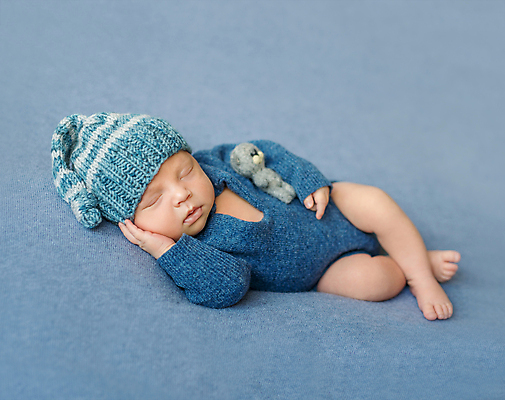 포토 JPG 해외이미지 남자 인형 한명 사람 파란색 귀여움 아기 신생아 잠 담요 니트 남자아기한명만 해외포토 1 컬러 컨셉 상의 남자한명만 남자아기만 파일형식 이미지허브