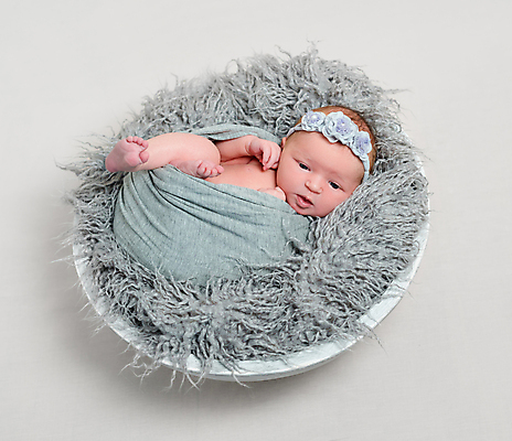 포토 JPG 해외이미지 한명 사람 바구니 귀여움 아기 신생아 머리띠 안락 해외포토 1 컨셉 장신구 파일형식 이미지허브