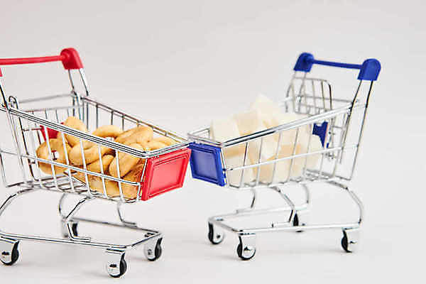 포토 JPG 해외이미지 실내 사람없음 쇼핑 쇼핑카 미니어처 오브젝트 흰배경 베이글 해외포토 빵 백그라운드 내부 모형 카트 흰색 파일형식 이미지허브