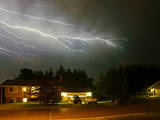 포토 JPG 해외이미지 나무 구름 백그라운드 자연 하늘 날씨 불꽃 주택 사람없음 여름 파란색 빛 어둠 힘 봄 활발 에너지 야간 위험 번개 무서움 흥분 볼트 폭풍 이웃 내추럴 해고 강렬 뇌우 스트라이크 요금 폭풍우 힘찬 해외포토 자연요소 식물 계절 감정 컬러 컨셉 비즈니스 불 건물 공구 비_날씨 자연재해 생태계 파일형식 이미지허브