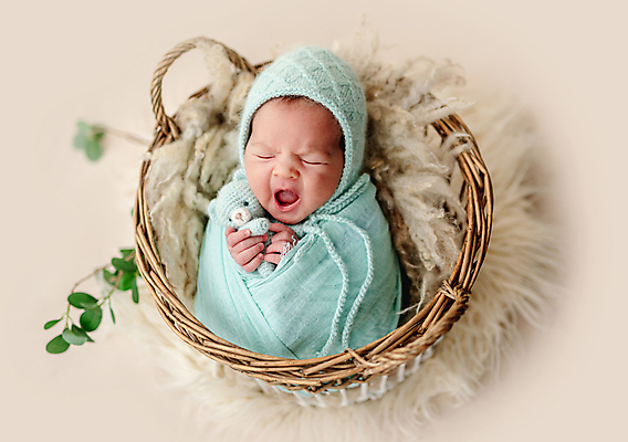 포토 JPG 해외이미지 남자 인형 한명 바구니 귀여움 아기 신생아 잡기 잠 니트 하품 남자아기한명만 해외포토 1 컨셉 상의 모션 사람 생리현상 남자한명만 남자아기만 파일형식 이미지허브