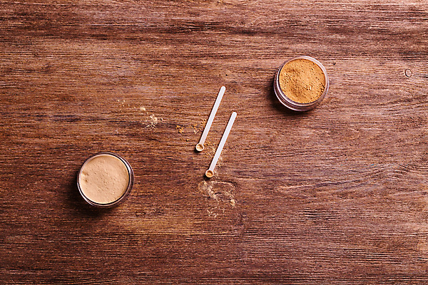 포토 JPG 해외이미지 백그라운드 사람없음 뷰티 숟가락 화장품 화려 가루 나무배경 해외포토 컨셉 수저 파일형식 이미지허브