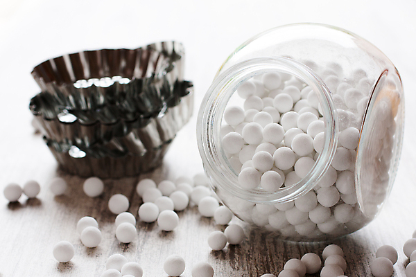 포토 JPG 해외이미지 전통 문화 음식 백그라운드 컨셉 재료 탁자 주방용품 디저트 콩 요리 사람없음 목재 케이크 주방 식사 빵집 장비 껍질 흰색 기구 공구 신선 도자기 선택 달콤 굽기 준비 날것 상승 반죽 레시피 프랑스어 타르트 페스츄리 핸드메이드 해외포토 나무 문자 빵 컬러 가구 생활용품 곡류 상점 도구 맛 구이 파이_빵 파일형식 이미지허브