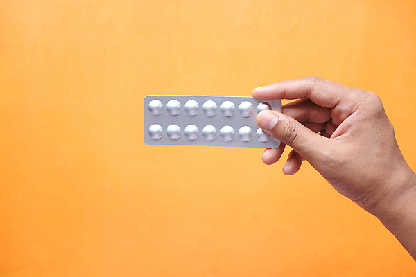 포토 JPG 해외이미지 모양 손 패턴 사람없음 알약 약 흰색 플라스틱 오브젝트 팩 패키지 항생제 해외포토 컬러 무늬 의학 재질 신체부위 화장품 파일형식 이미지허브