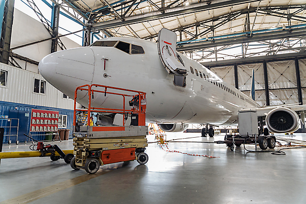 포토 JPG 해외이미지 비행기 실내 사람없음 기계 수리 항공 검사_조사 점검 격납고 해외포토 항공교통 대중교통 내부 파일형식 이미지허브