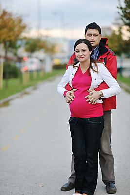 포토 JPG 해외이미지 나무 백인 라이프스타일 커플 여자 남자 행복 어린이 결혼 2 가족 관계 자연 엄마 남편 함께함 건강 사랑 한명 미소 사람 야외 여름 봄 임신 기쁨 낭만 흰색 아기 잡기 아내 아빠 예측 해외포토 서양인 식물 1 계절 감정 컬러 컨셉 모션 표정 이벤트 생활 생태계 파일형식 이미지허브